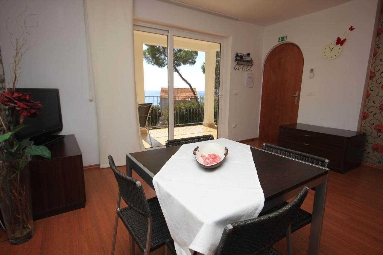 Apartments By The Sea Rovinj - 3373 Exterior photo